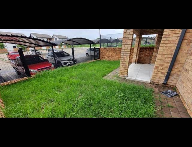 2 BEDROOM APARTMENT FOR SALE IN AMBERFIELD